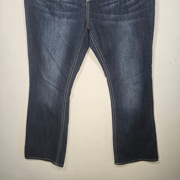 ND Weekend Embroidered Rhinestone Pocket Women's Jeans. Dark Blue. Size 16 - Picture 10 of 11